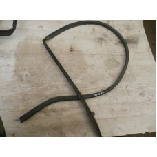  Уплотнитель к  Nissan  Primera,  1998