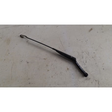  Щеткодержатель (поводок стеклоочистителя, дворник) к  Audi  100,  1986