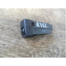  Щиток приборов (приборная панель) к  Mazda  626,  1993