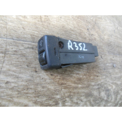 Щиток приборов (приборная панель) к  Mazda  626,  1993