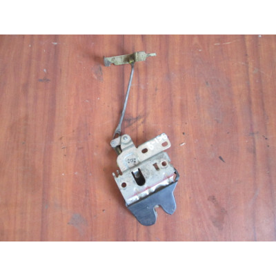  Замок багажника к  Mitsubishi  Galant,  1995