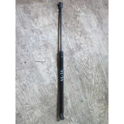  Амортизатор капота к  Volkswagen  Golf,  1995