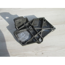  Кронштейн компрессора кондиционера к  Audi  A4,  1997