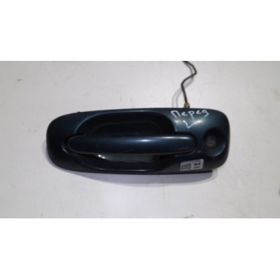  Ручка наружная передняя левая к  Dodge  Grand Caravan,  2002