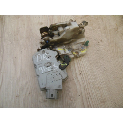  Замок двери передней правой к  Nissan  Primera,  1998