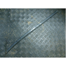  Молдинг стекла лобового к  Mercedes  E W210,  2001