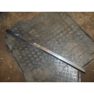  молдинг крышки багажника к  Mercedes  E W210,  2001