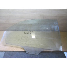  Стекло двери передней левой к  Mazda  323,  1997