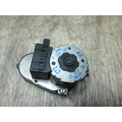  Моторчик заслонки печки к  BMW  7 E38,  1999