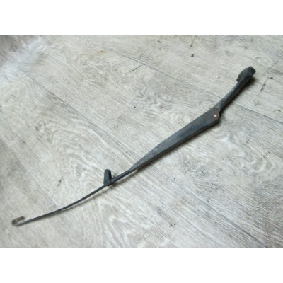  Щеткодержатель (поводок стеклоочистителя, дворник) к  Fiat  Punto,  1997