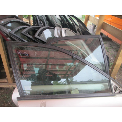  Стекло двери передней правой к  Renault  Laguna,  1997