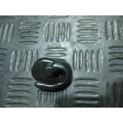 Направляющая шторки багажника (салазки) к  Mercedes  E W210,  2001