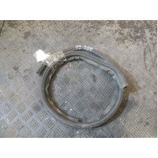  Уплотнитель капота к  Alfa Romeo  146,  1999