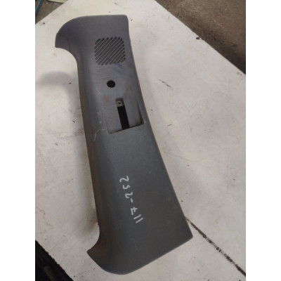  Обшивка стойки центральной правой к  Lancia  Zeta,  2000