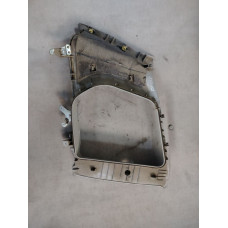  Обшивка багажника к  Mitsubishi  Space Star,  1998