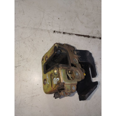 Замок двери задней правой к  Mitsubishi  Space Star,  1998