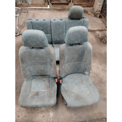  Салон (комплект сидений) к  Mitsubishi  Space Star,  1998