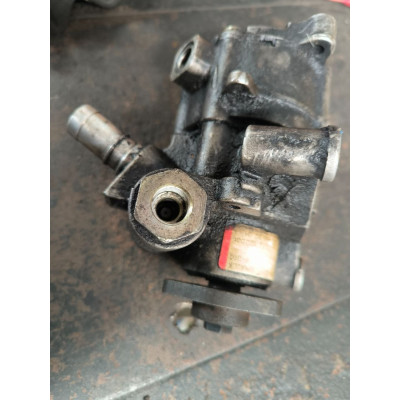  Насос гидроусилителя руля к  Mercedes  E W210,  2001