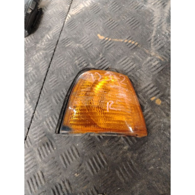  Поворотник правый к  Audi  80,  1990