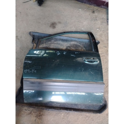  Дверь передняя левая к  Chrysler  Voyager,  1999