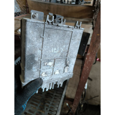  Блок управления двигателем к  Volkswagen  Golf,  1997