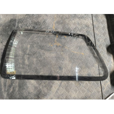  Стекло кузовное боковое левое к  Volkswagen  Golf,  1996