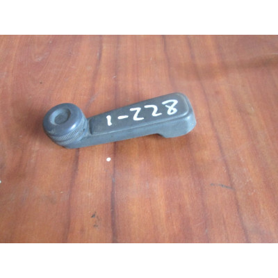  Ручка стеклоподъемника к  Daewoo  Nexia,  1997