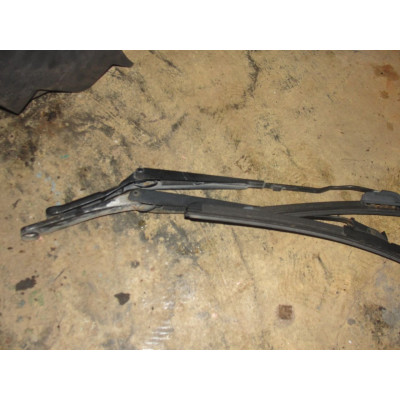  Щеткодержатель (поводок стеклоочистителя, дворник) к  Daewoo  Nexia,  1997