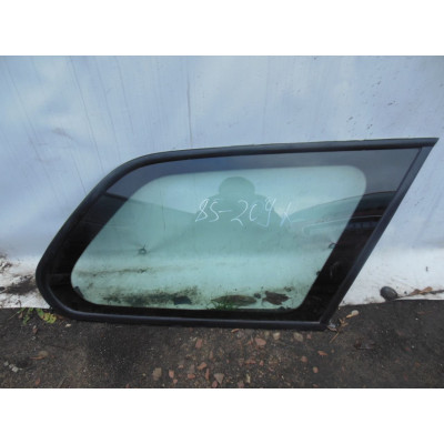  Стекло кузовное боковое правое к  Nissan  Primera,  2001