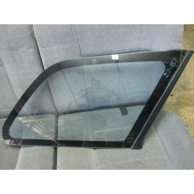  Стекло кузовное боковое правое к  Mitsubishi  Lancer,  1994