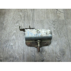  Ответная часть замка багажника к  Ford  Escort,  1998