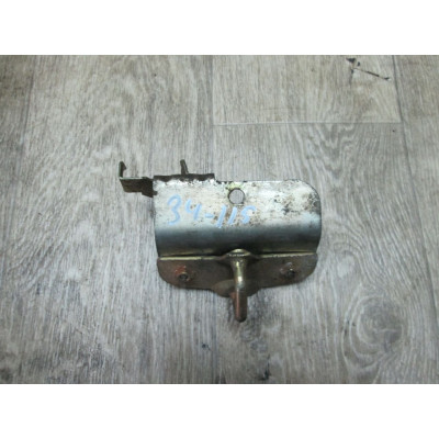  Ответная часть замка багажника к  Ford  Escort,  1998