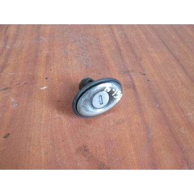  Личинка замка багажника к  Mitsubishi  Galant,  1995