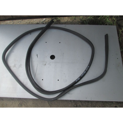  Уплотнитель багажника к  Renault  Megane,  1999