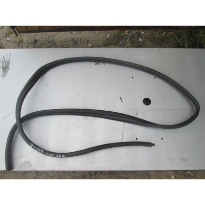  Уплотнитель двери задней левой к  Renault  Megane,  1999