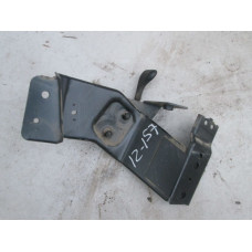  Крепление сиденья к  Ford  Mondeo,  1995