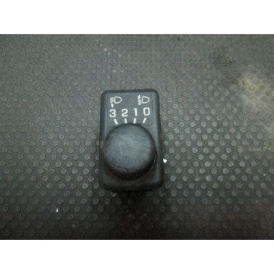  Кнопка корректора фар к  Nissan  Primera,  1993