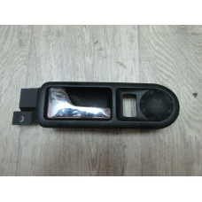  Ручка внутренняя задняя левая к  Volkswagen  Passat,  2000