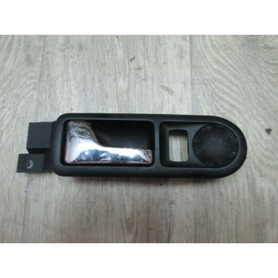  Ручка внутренняя задняя левая к  Volkswagen  Passat,  2000