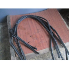  Уплотнитель к  Mitsubishi  Galant,  1995