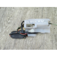  Замок двери передней правой к  Mazda  323,  1997