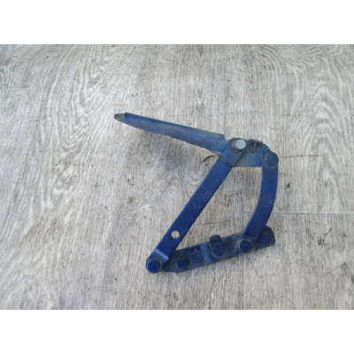 Петля капота левая к  Renault  Laguna,  1996