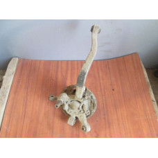  Цапфа задняя (ось ступицы) к  Mitsubishi  Galant,  1995