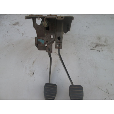  Узел педальный (блок педалей) к  Audi  100,  1985