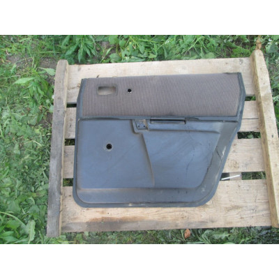  Обшивка двери задней правой (дверная карта) к  Audi  100,  1985