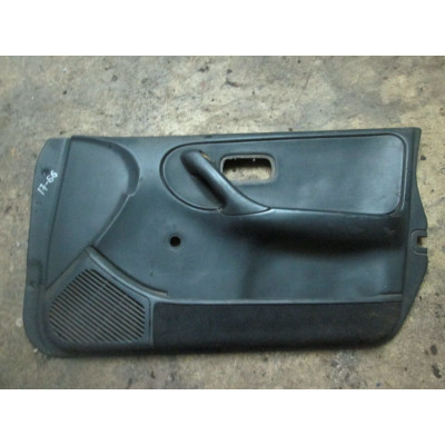  Обшивка двери передней правой (дверная карта) к  Nissan  Primera,  1993