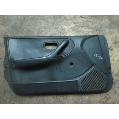 Обшивка двери передней левой (дверная карта) к  Nissan  Primera,  1993