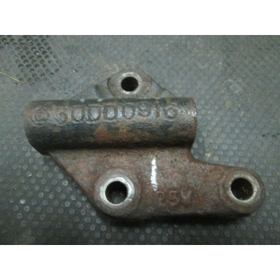 Кронштейн к  Nissan  Primera,  1993