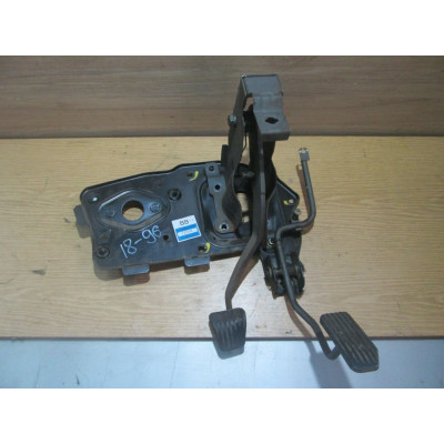  Узел педальный (блок педалей) к  Daewoo  Nubira,  1997