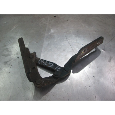  Петля капота правая к  Daewoo  Nubira,  1997